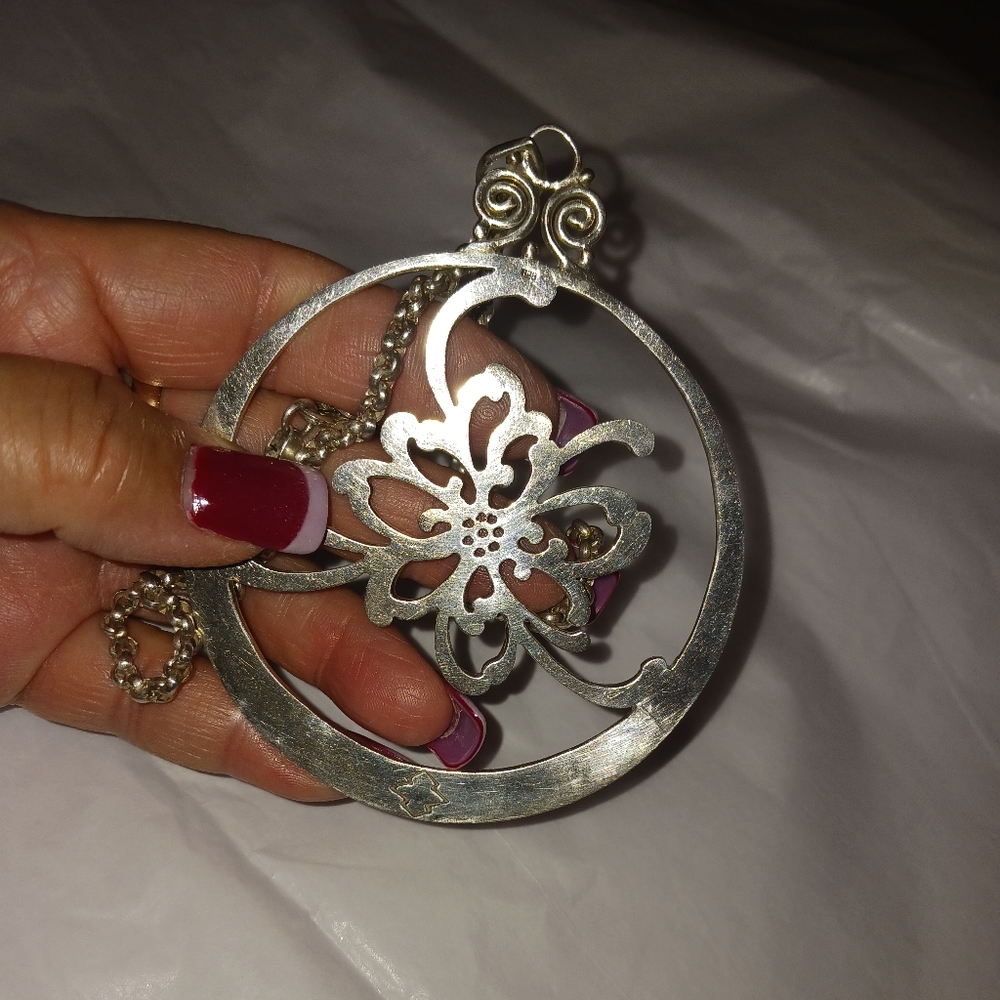 925 oversized pendant with chain (this is a choker necklace)